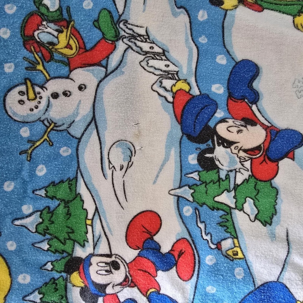 VTG 90s Disney Mickey Mouse Twin Flannel Sheet Set Winter Pluto Donald 3 piece‎ - Picture 9 of 9